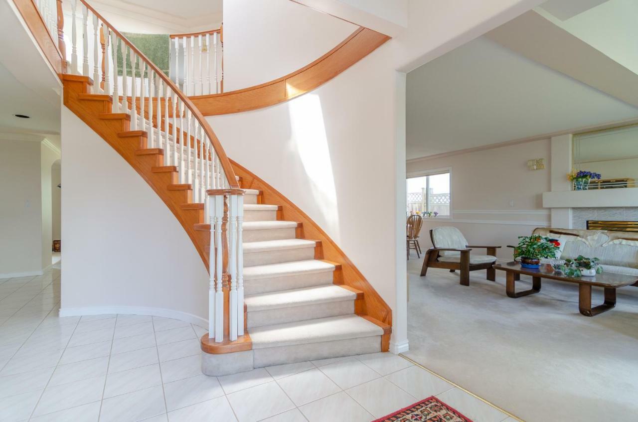Great Guest Suite In A Gorgeous House New Westminster Eksteriør billede
